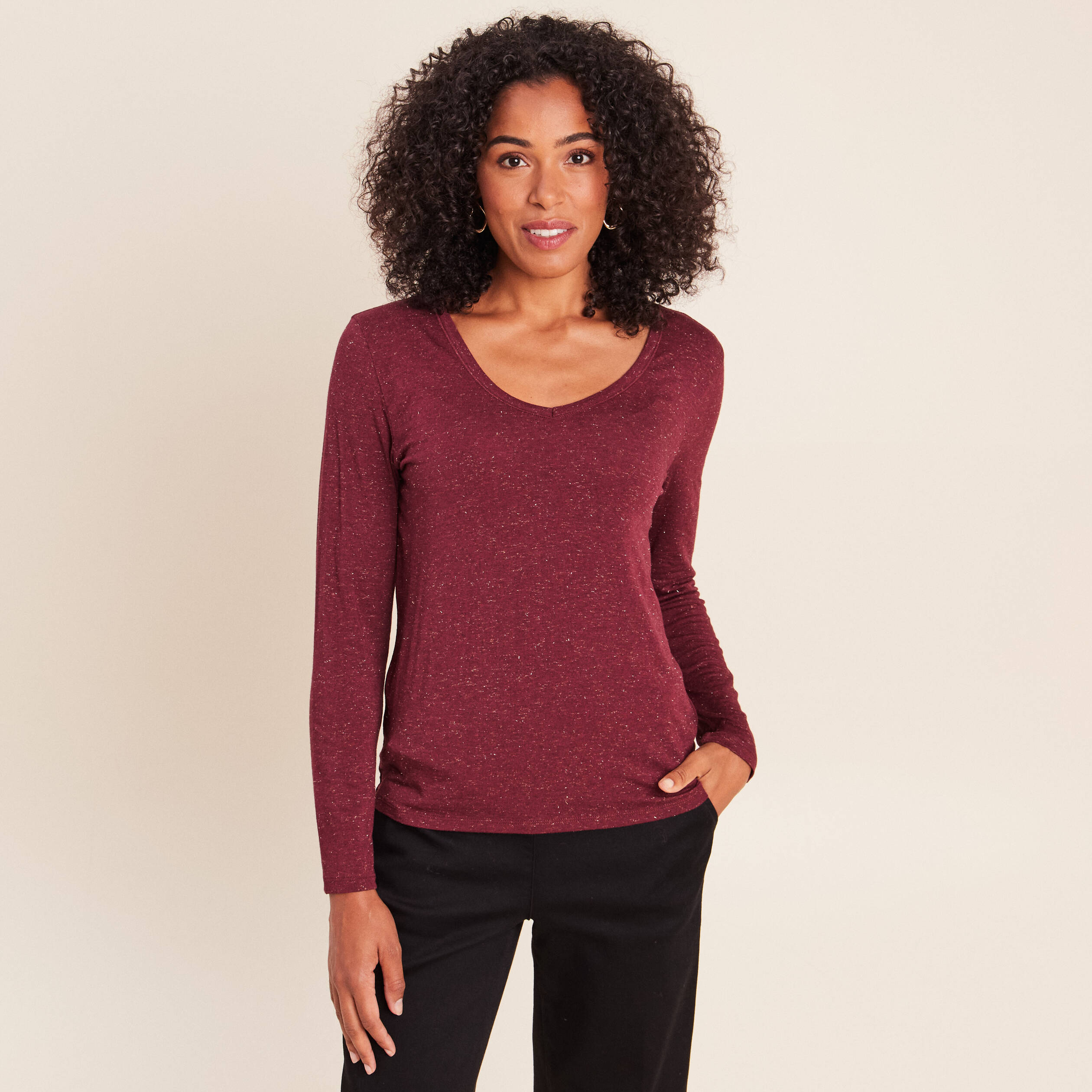 T-shirt ajust&eacute; col v manches longues bordeaux femme