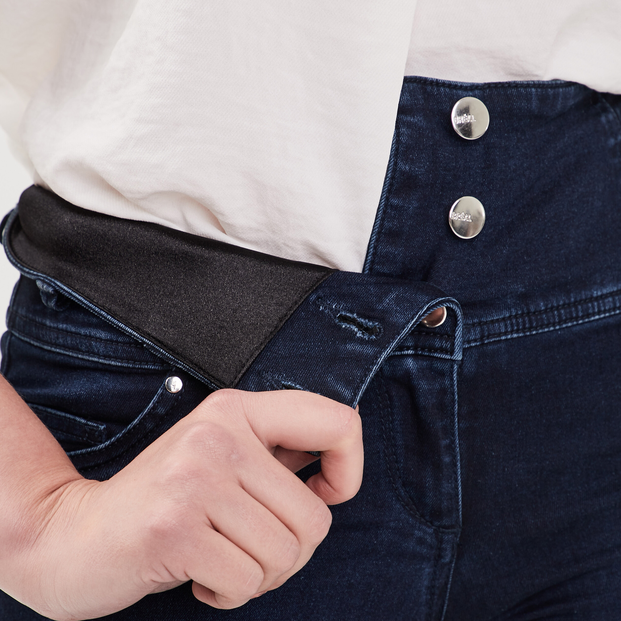 Jean magique Le Gainant coupe ajust&eacute;e denim brut femme