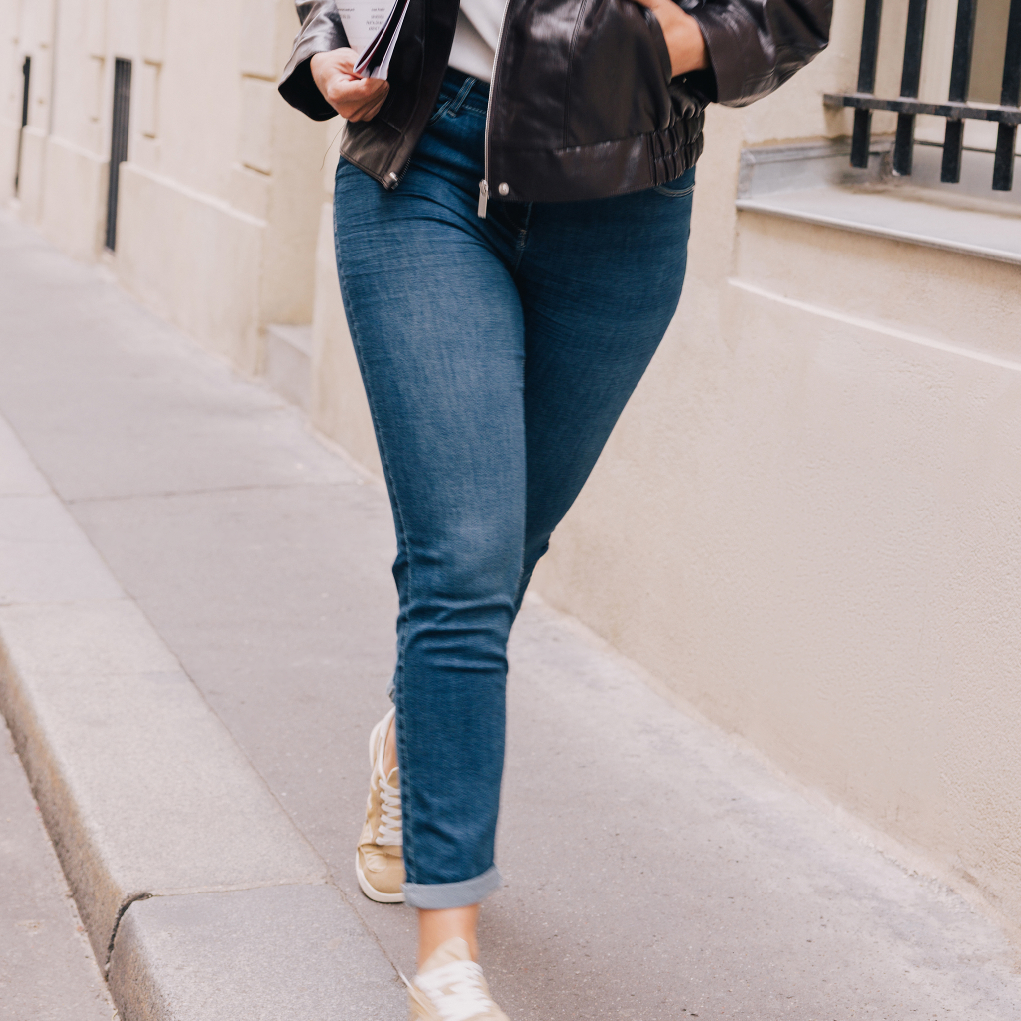 Jean coupe ajust&eacute;e 7/8&egrave;me denim brut femme