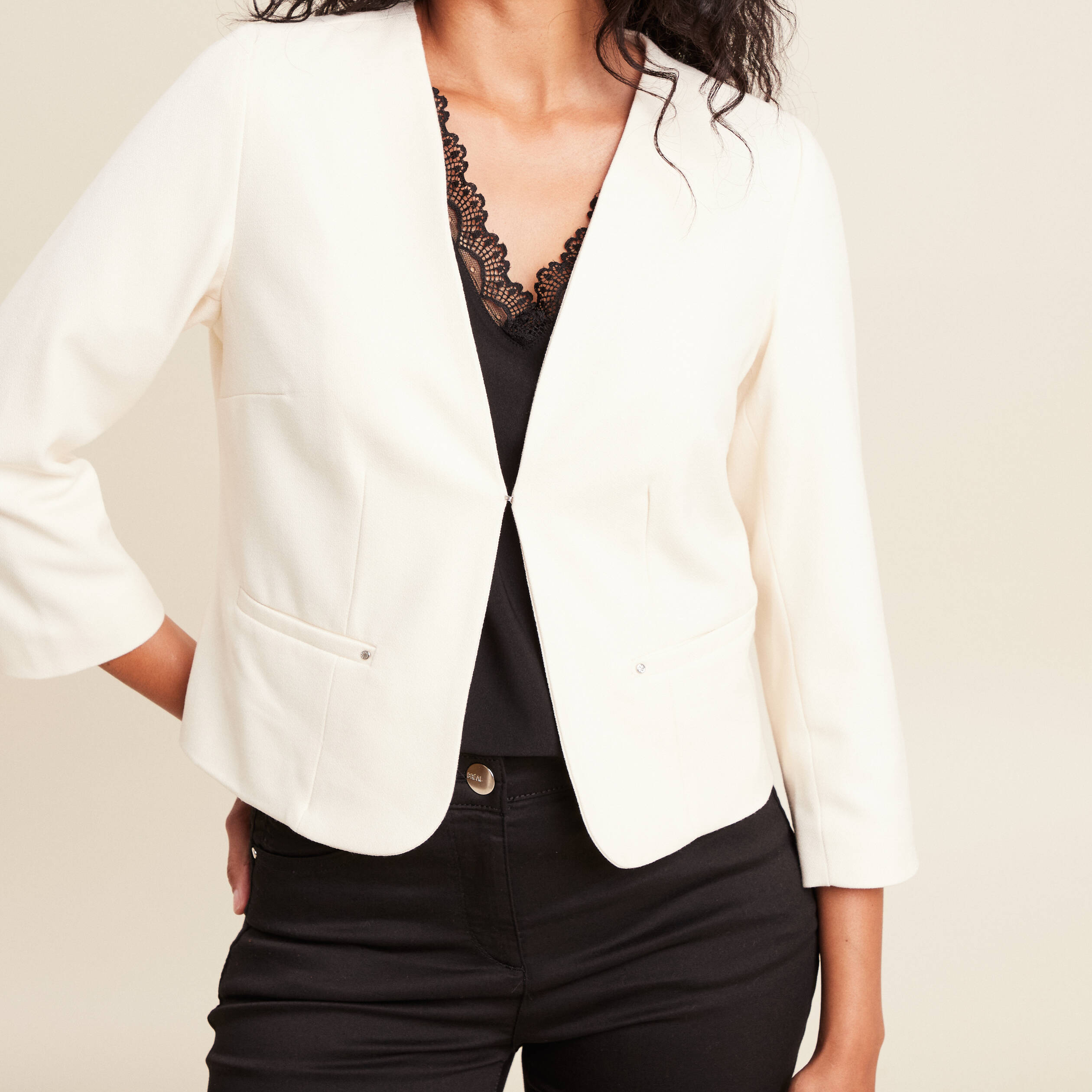 Veste cintr&eacute;e ecru femme
