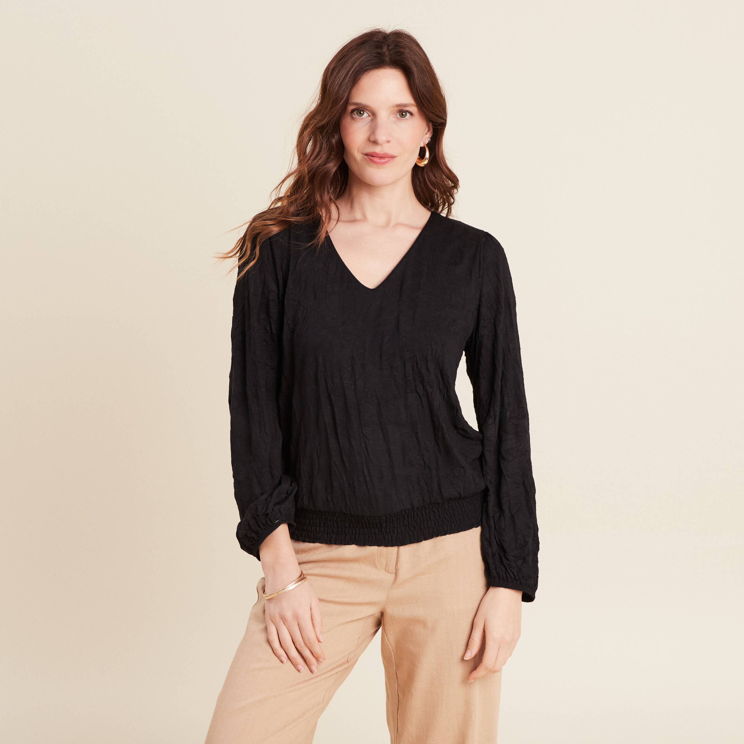 Top droit col V manches longues noir femme