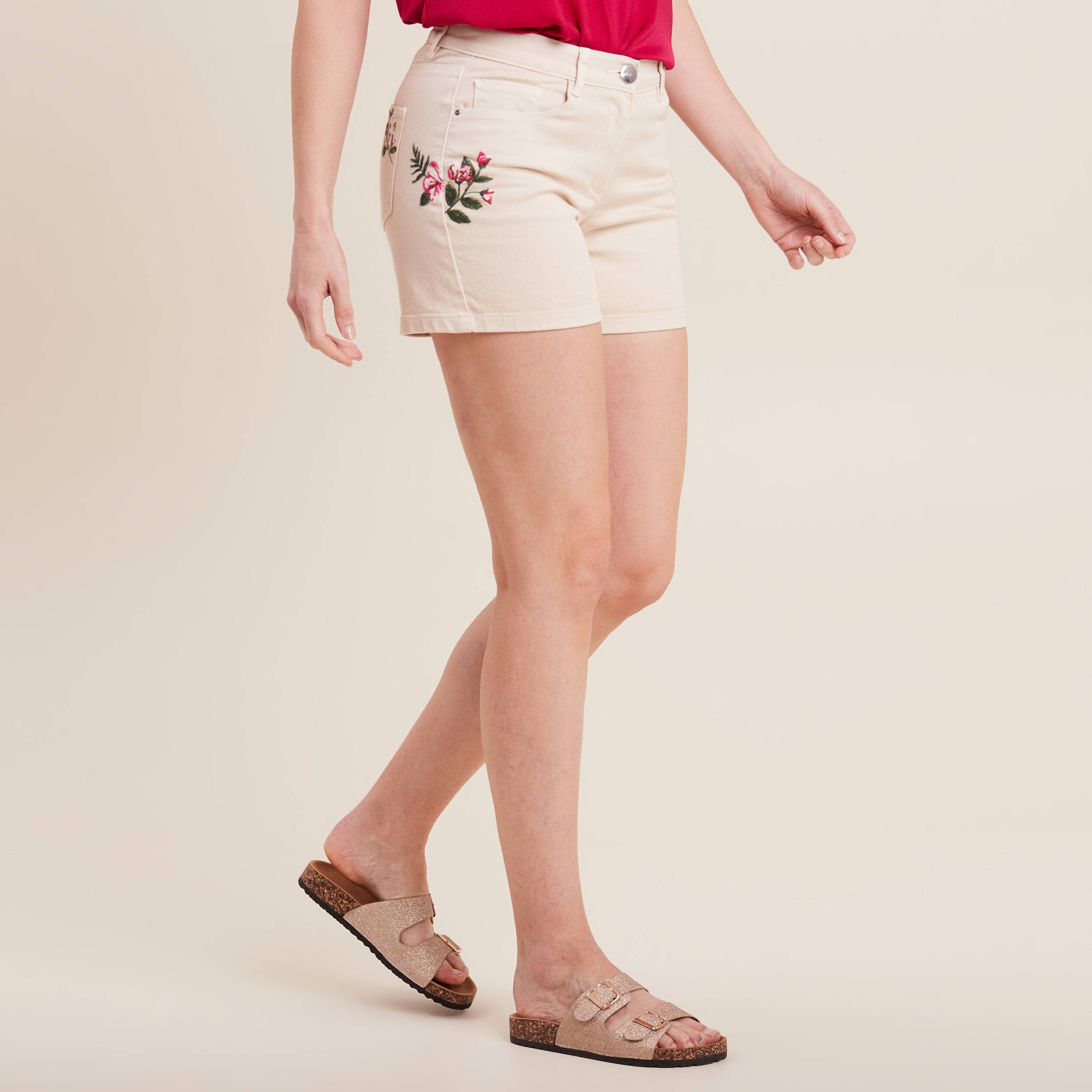 Short brodé beige femme