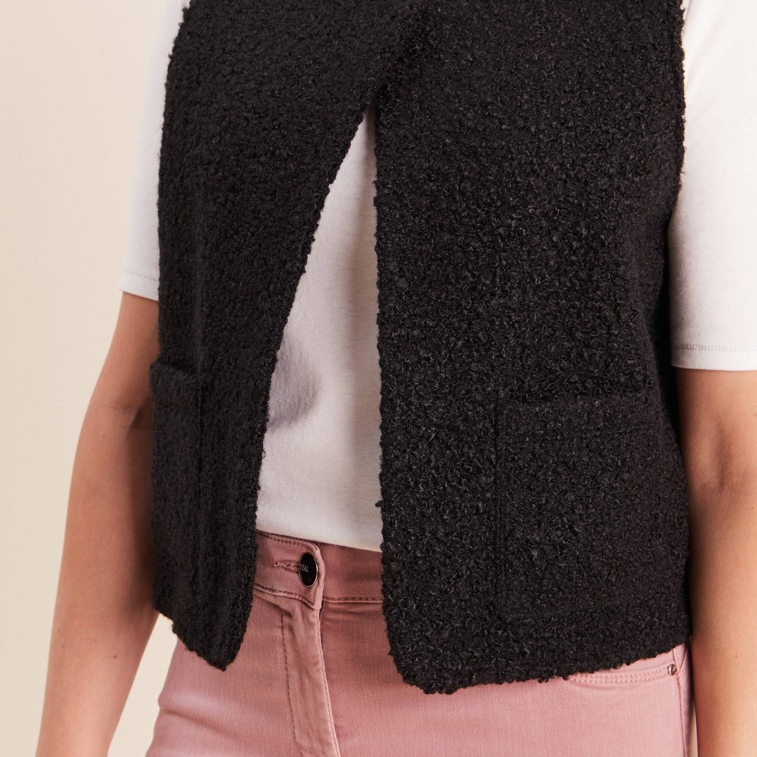 Gilet sans manches bouclette poches noir femme