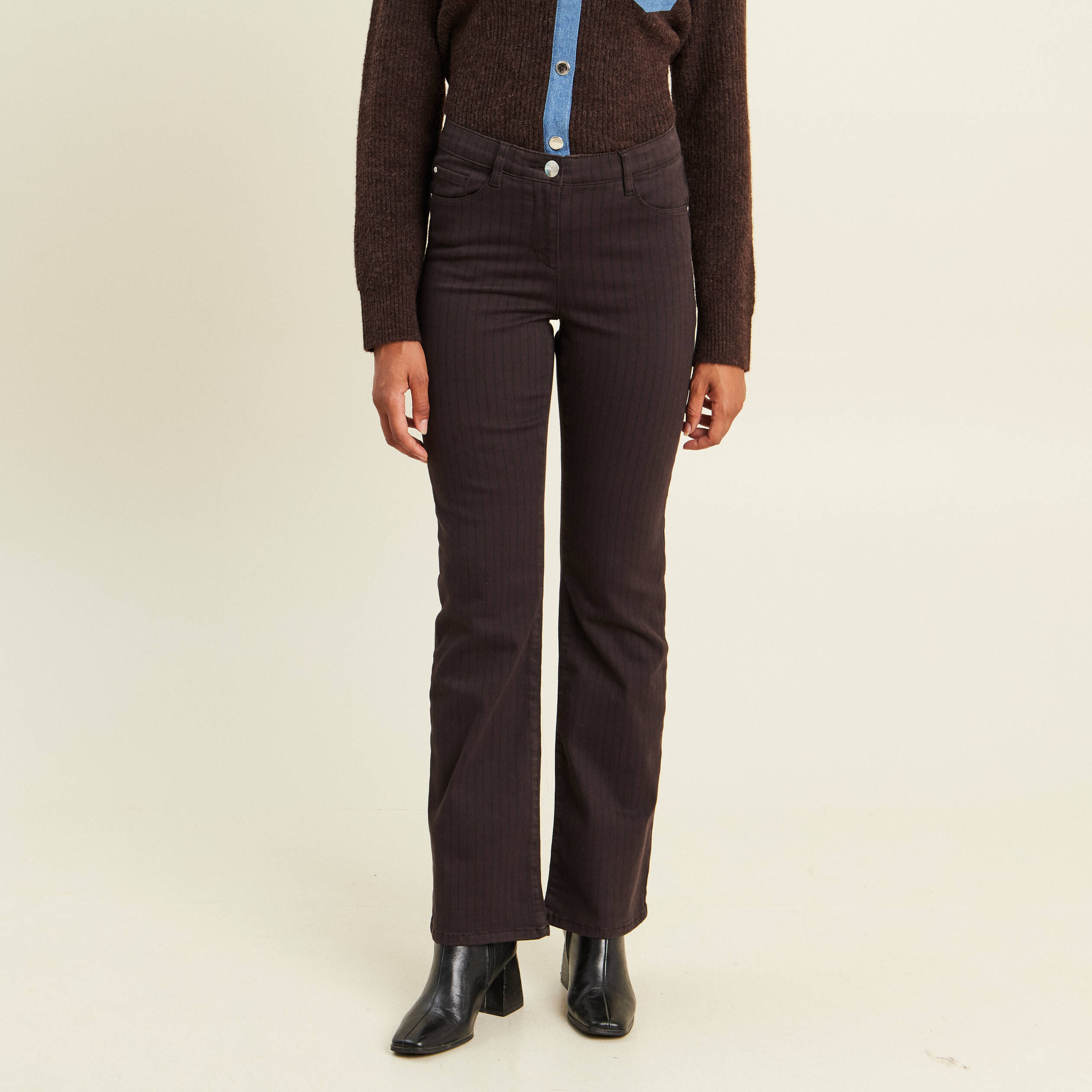 Pantalon magique L'Unique coupe bootcut marron fonc&eacute; femme