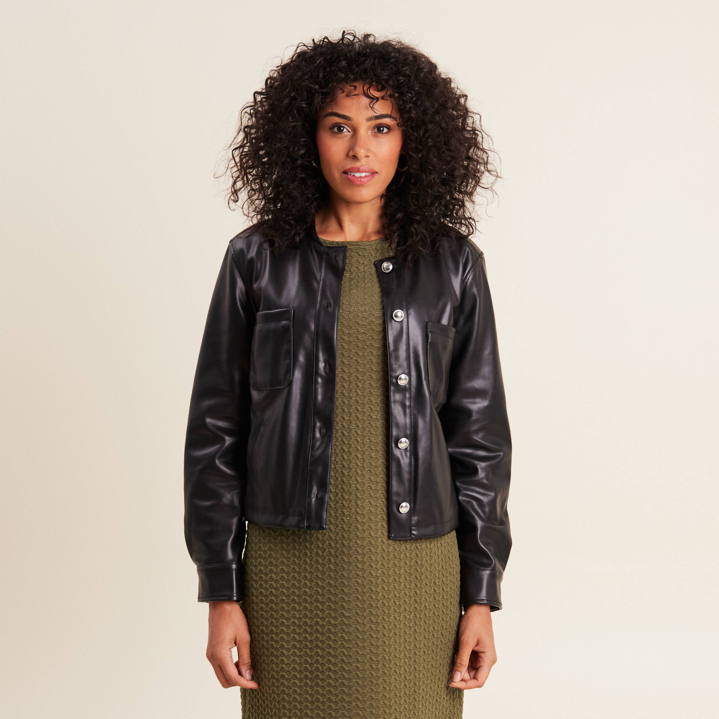Blouson cintré simili cuir noir femme