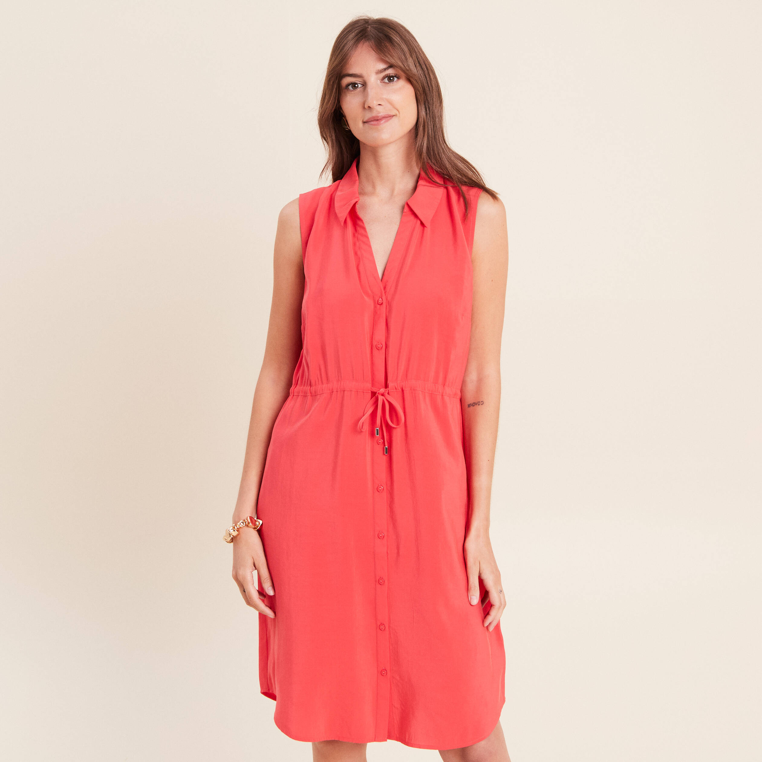Robe droite courte avec lien rouge femme