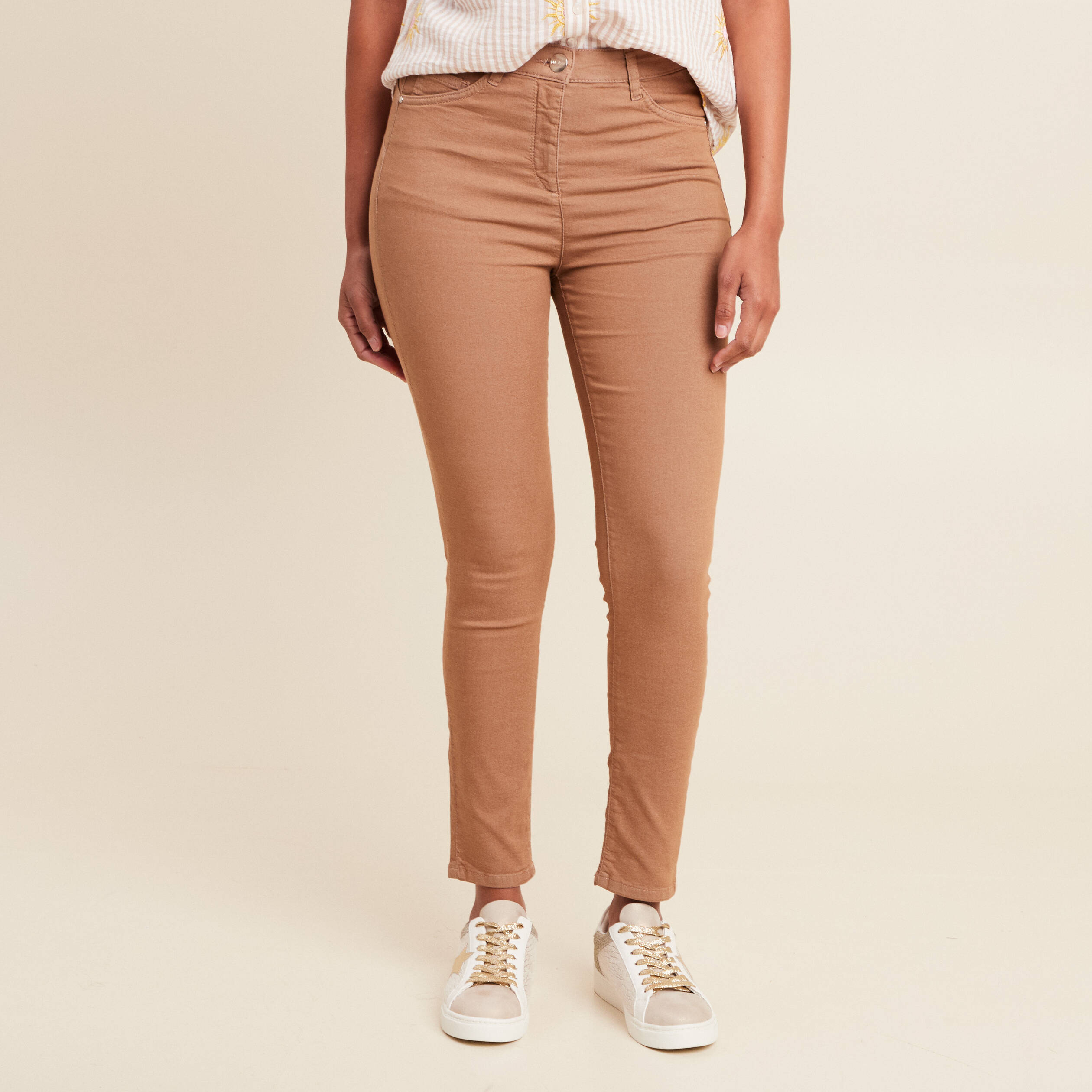 Pantalon magique Le L&eacute;ger coupe ajust&eacute;e marron femme