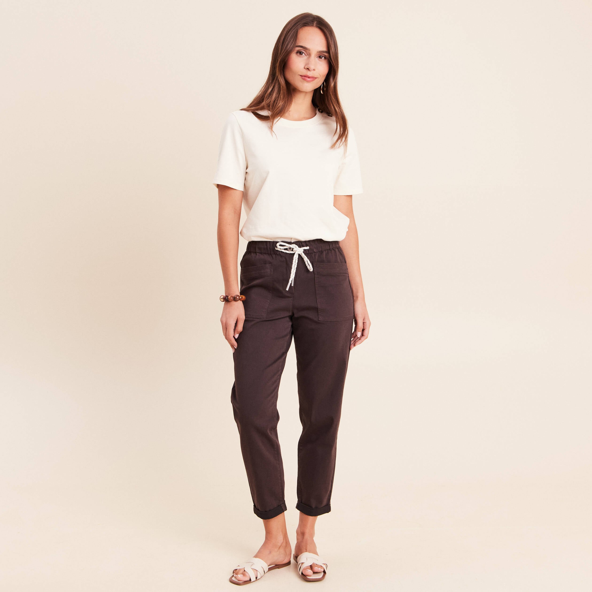 Pantalon coupe mom 7/8&egrave;me marron fonc&eacute; femme